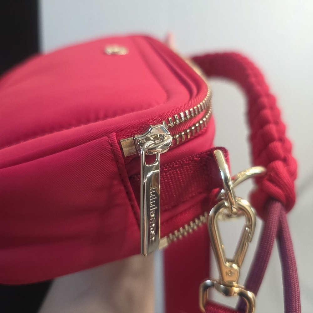 lululemon athletica Red Crossbody Bag - Picture 4 of 6